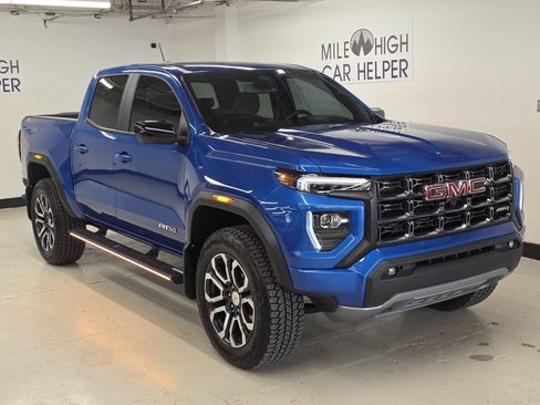 Used 2023 GMC Canyon AT4 w/ AT4 Premium Package AWD/4WD image 4