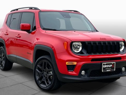 Used 2022 Jeep Renegade Latitude image 3