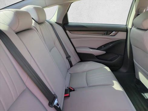 Used 2018 Honda Accord Touring image 20