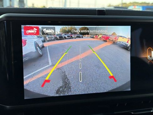 Used 2025 Jeep Wrangler Unlimited Sahara w/ Safety Group AWD/4WD image 29
