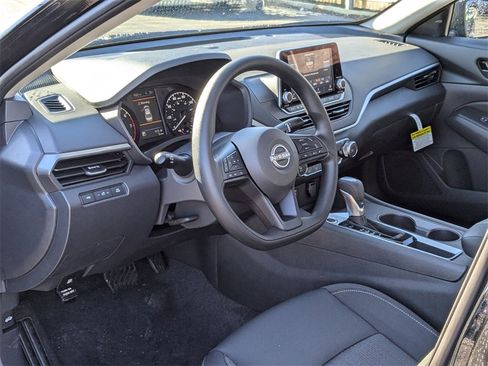 New 2025 Nissan Altima 2.5 S image 9