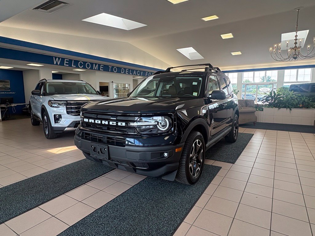 Used 2023 Ford Bronco Sport Outer Banks AWD/4WD image 2