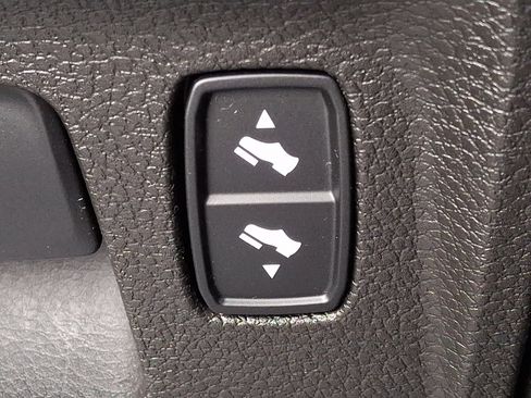 Used 2019 RAM 1500 Big Horn image 25