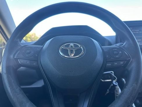 Used 2019 Toyota RAV4 LE AWD/4WD image 24