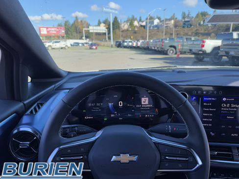 New 2026 Chevrolet Equinox EV LT image 13