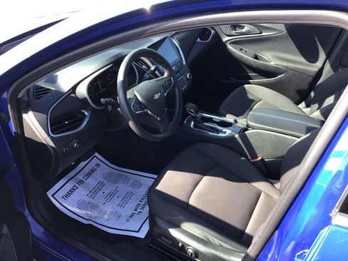 Used 2023 Chevrolet Malibu LT FWD image 9