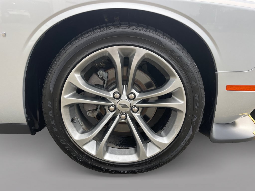 Used 2020 Dodge Challenger R/T w/ Driver Convenience Group RWD image 9