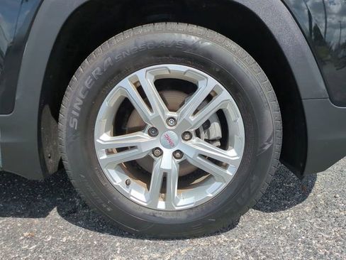 Used 2020 GMC Terrain SLE w/ Driver Convenience Package FWD image 10