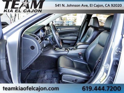 Used 2015 Chrysler 300 Limited image 12