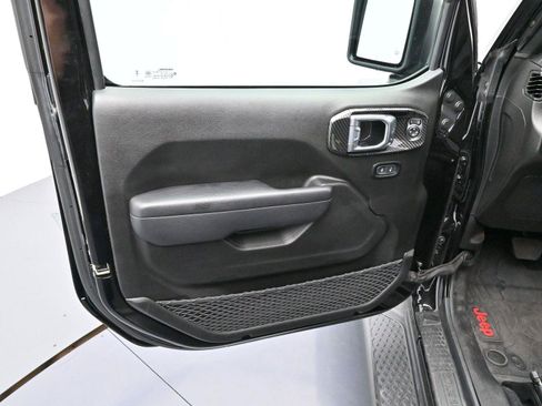 Used 2023 Jeep Gladiator Sport image 9