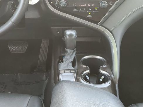 Used 2023 Toyota Camry SE image 18