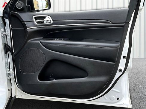 Used 2021 Jeep Grand Cherokee Limited image 28