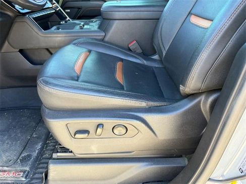 Used 2024 GMC Sierra 2500 AT4 image 17