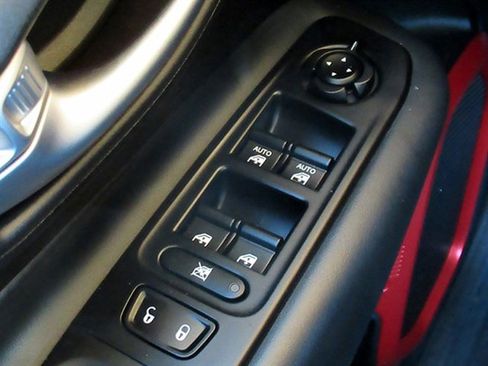 Used 2019 Jeep Renegade Trailhawk image 27