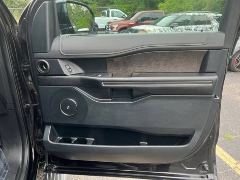 Used 2021 Ford Expedition Limited AWD/4WD image 18
