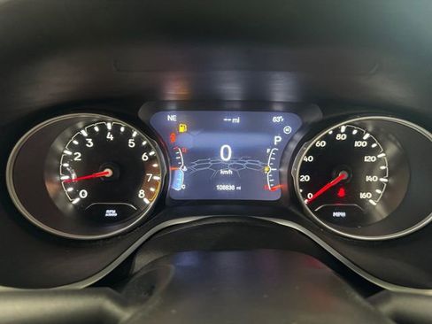 Used 2019 Jeep Compass Latitude w/ Popular Equipment Group AWD/4WD image 2