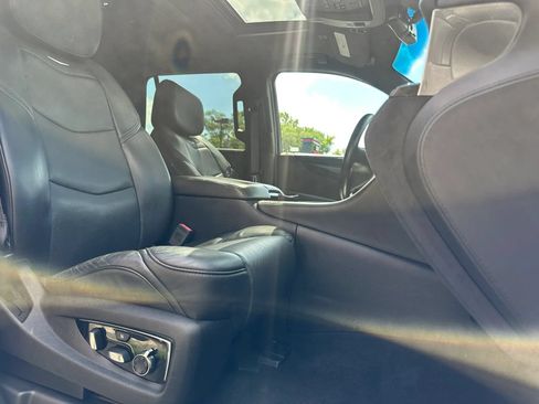 Used 2017 Cadillac Escalade Platinum AWD/4WD image 16