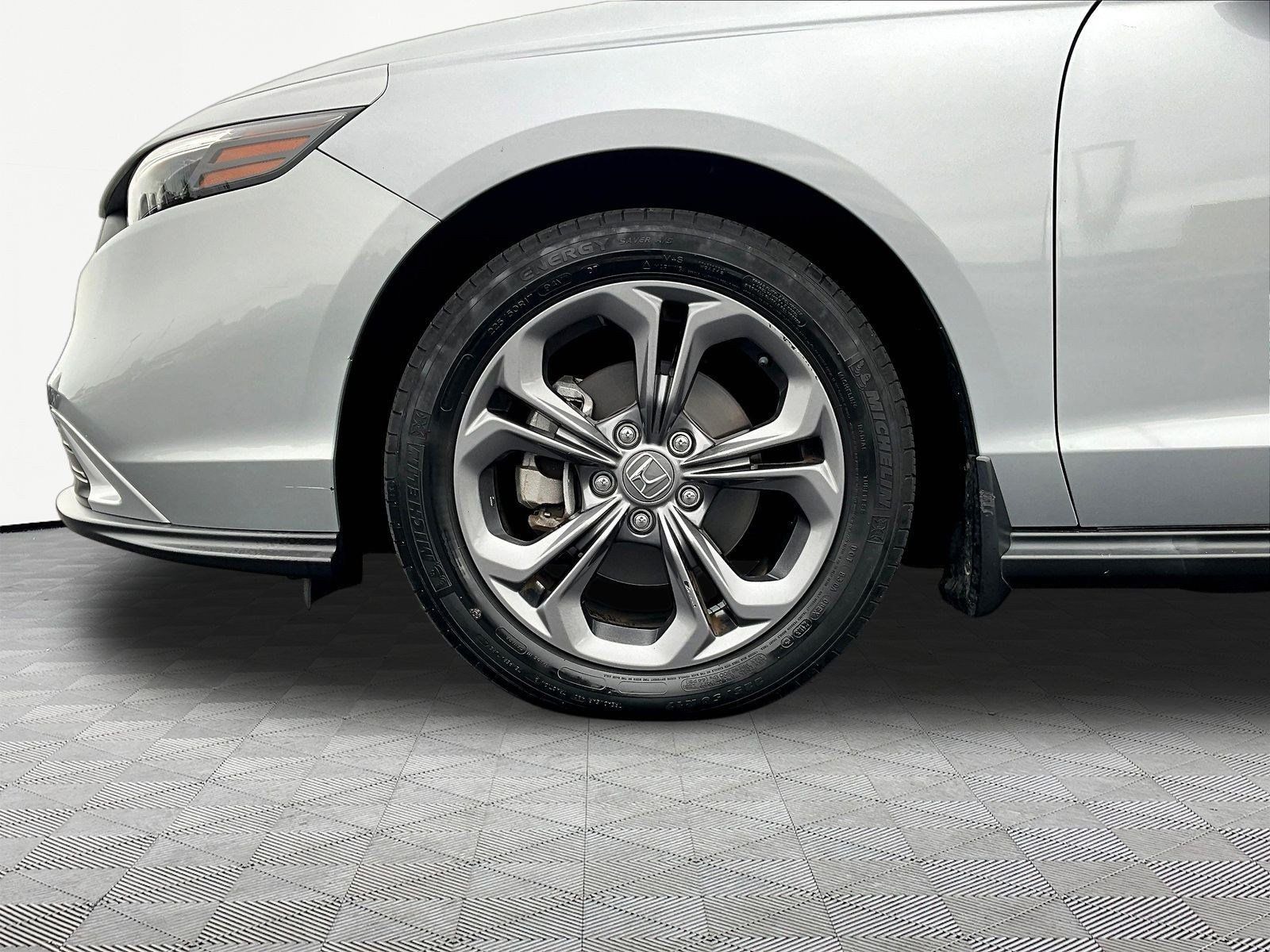 Used 2023 Honda Accord EX image 32