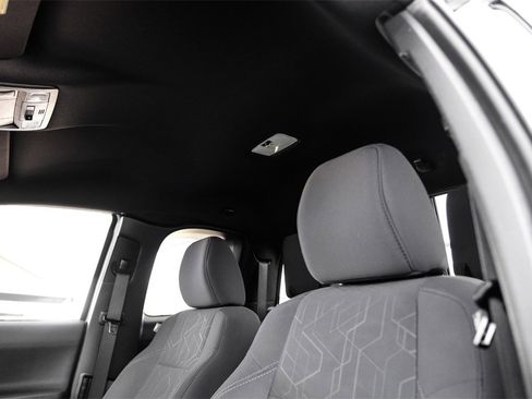 Used 2016 Toyota Tacoma TRD Sport w/ Towing Package image 28