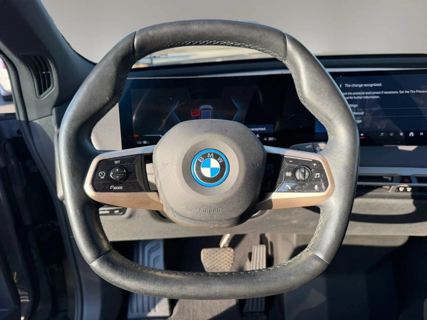 Used 2024 BMW iX xDrive50 w/ Sport Package AWD/4WD image 24