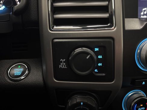 Used 2018 Ford F150 Platinum w/ Equipment Group 701A Luxury image 37