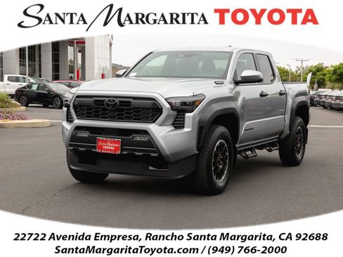 Certified 2025 Toyota Tacoma TRD Off-Road AWD/4WD image 1