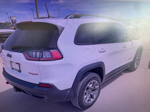 Used 2021 Jeep Cherokee Trailhawk w/ Technology Group AWD/4WD image 3