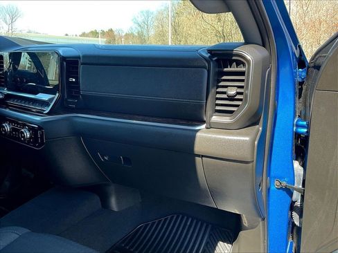 Used 2022 GMC Sierra 1500 Elevation w/ X31 Off-Road Package AWD/4WD image 13