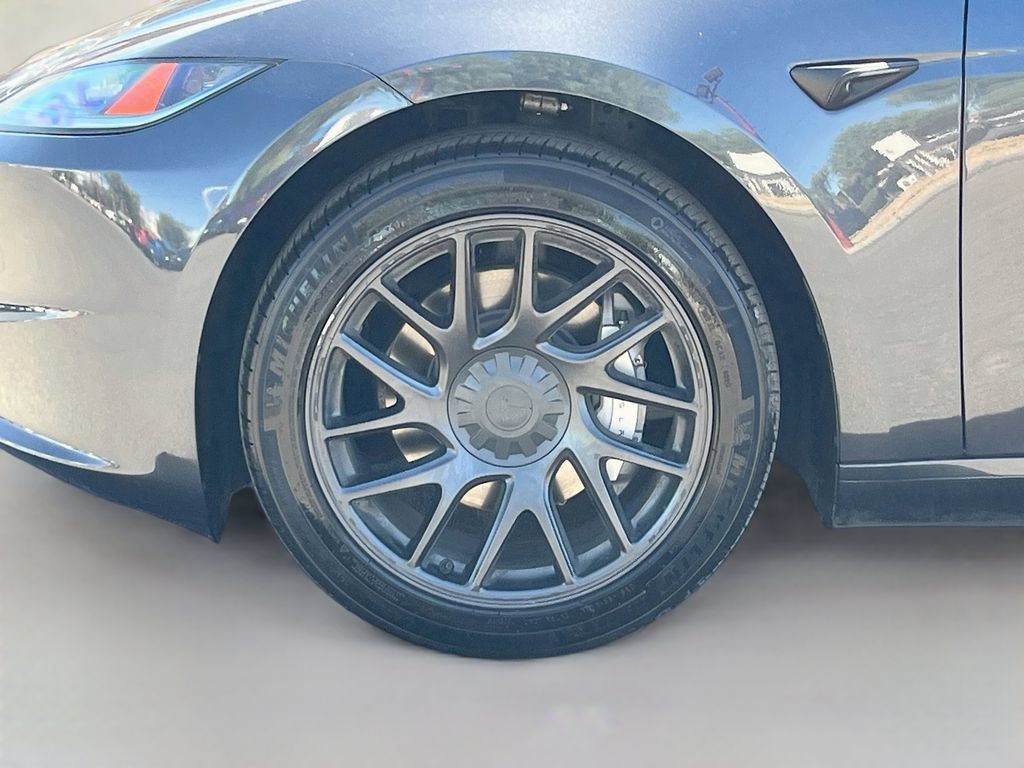 Used 2025 Tesla Model 3 Long Range RWD image 32