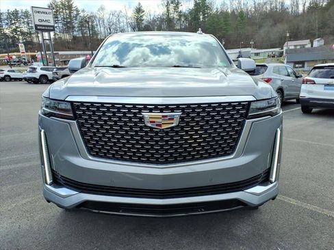 Used 2023 Cadillac Escalade Premium Luxury image 11