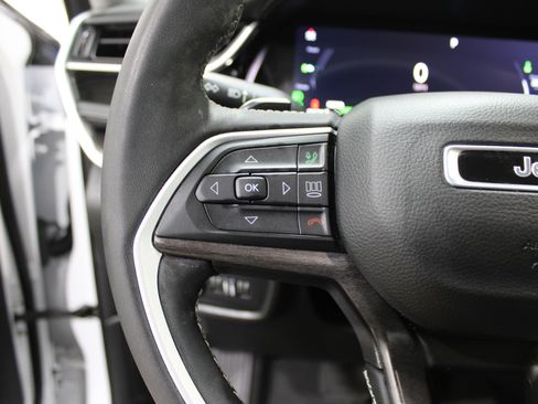 Used 2022 Jeep Grand Cherokee Limited 4xe image 11