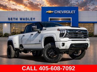 Used 2025 Chevrolet Silverado 3500 High Country w/ High Country Premium Package AWD/4WD video 1