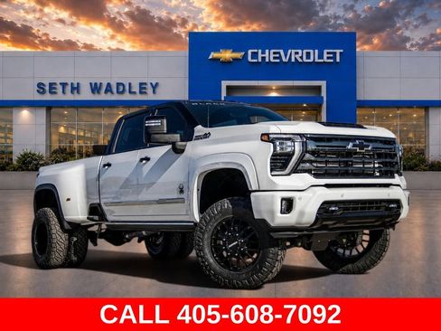 Used 2025 Chevrolet Silverado 3500 High Country w/ High Country Premium Package AWD/4WD image 1