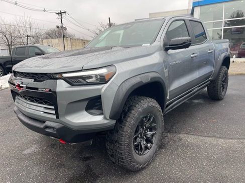 New 2026 Chevrolet Colorado ZR2 w/ Midnight Edition image 3