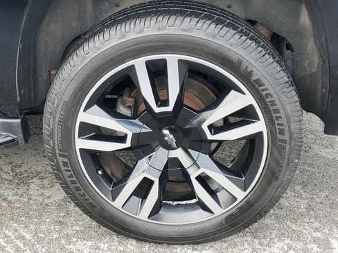 Used 2019 Chevrolet Tahoe LT w/ RST Edition AWD/4WD image 6