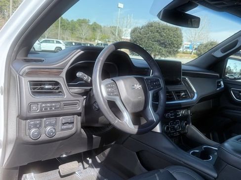 Used 2022 Chevrolet Tahoe Z71 w/ Luxury Package image 16