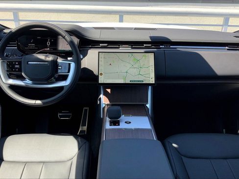 New 2025 Land Rover Range Rover SE image 13