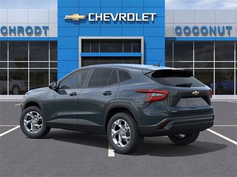 Used 2026 Chevrolet Trax LS w/ LS Convenience Package image 3