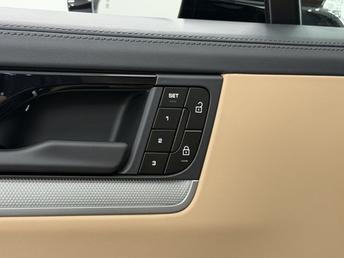 Certified 2026 Porsche Cayenne S AWD/4WD image 31