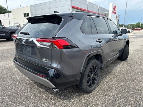 Used 2023 Toyota RAV4 XSE AWD/4WD image 4