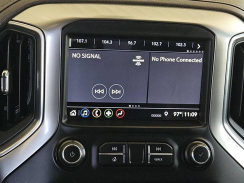 Used 2019 Chevrolet Silverado 1500 LT Trail Boss AWD/4WD image 17