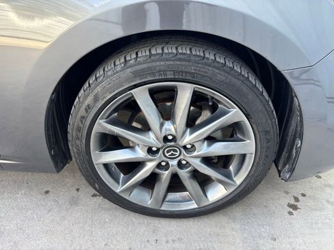 Used 2018 MAZDA MAZDA3 Touring image 12