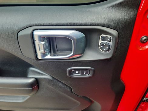 Used 2021 Jeep Gladiator Sport AWD/4WD image 23
