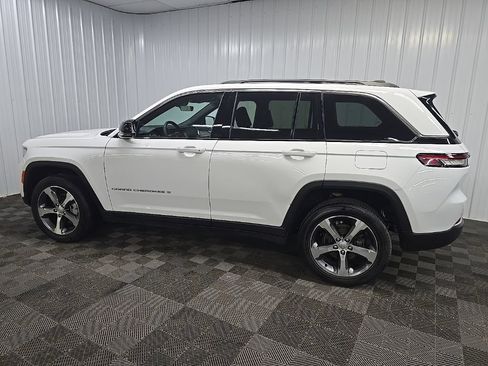 Used 2025 Jeep Grand Cherokee Limited w/ Trailer Tow Package AWD/4WD image 4