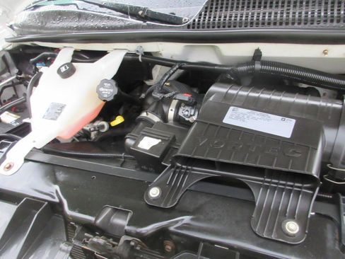 Used 2017 Chevrolet Express 2500 RWD image 37