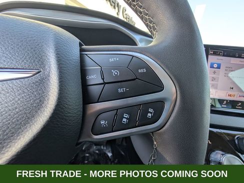 Used 2024 Chrysler Pacifica Touring-L image 21