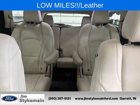 Used 2023 Buick Enclave Essence FWD image 6