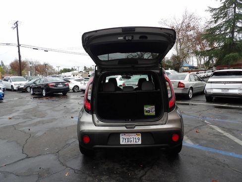 Used 2017 Kia Soul w/ Convenience Package image 11