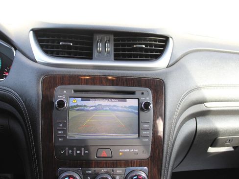 Used 2015 Chevrolet Traverse LT image 22