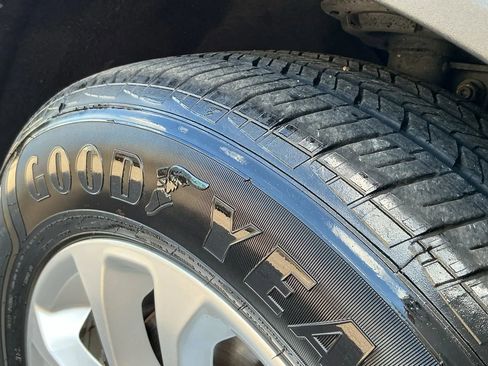 Used 2022 Ford Escape SE image 11